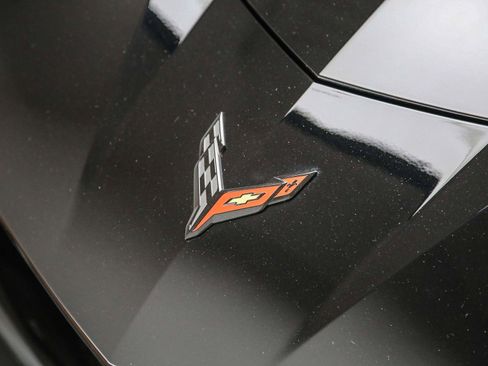 Used 2022 Chevrolet Corvette Stingray Premium Conv w/ Z51 Performance Package RWD image 9
