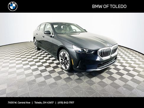 New 2026 BMW 530i xDrive AWD/4WD image 1