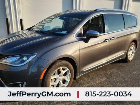 Used 2020 Chrysler Pacifica Limited FWD image 1