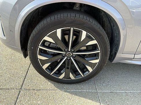 New 2026 Volvo XC90 B6 Plus w/ Protection Package AWD/4WD image 12