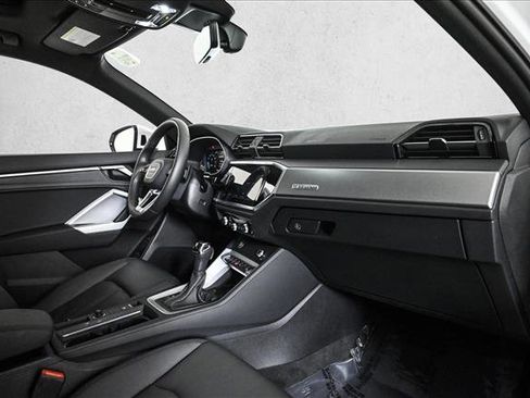 Certified 2025 Audi Q3 2.0T Premium w/ Convenience Package image 23