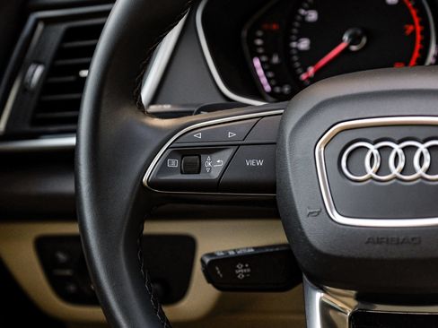 Used 2021 Audi Q5 2.0T Premium w/ Convenience Package AWD/4WD image 16
