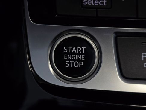 Used 2023 Audi Q8 Premium Plus image 49