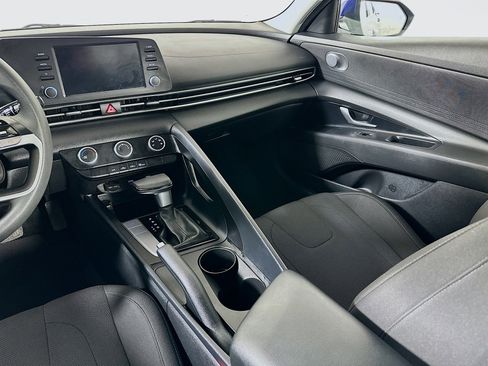 Certified 2023 Hyundai Elantra SE image 21