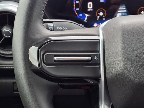 Used 2024 Chevrolet Colorado LT RWD image 15