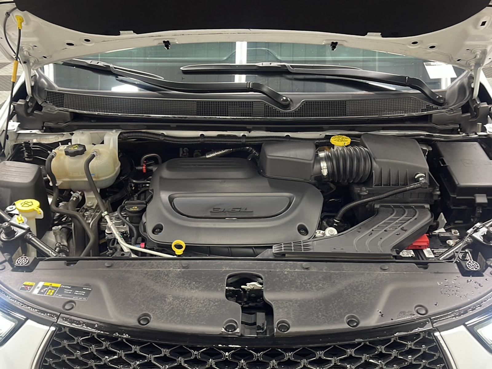 Used 2024 Chrysler Pacifica Touring-L FWD image 26