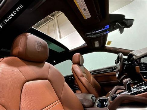Used 2022 Porsche Cayenne Turbo image 16