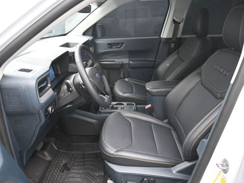 Certified 2025 Ford Maverick Lobo image 18