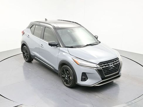 Used 2024 Nissan Kicks SR w/ SR Premium Package FWD image 17
