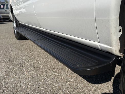 Used 2009 Ford E-350 and Econoline 350 Extended Wagon Super Duty image 38