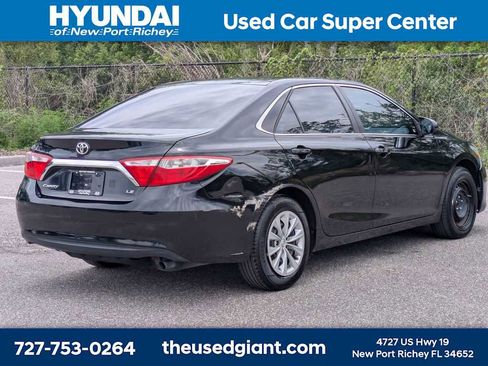 Used 2015 Toyota Camry LE FWD image 5