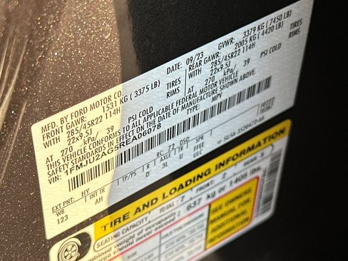 Used 2024 Ford Expedition Limited image 59