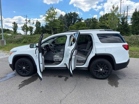 Used 2019 GMC Acadia SLT AWD/4WD image 16