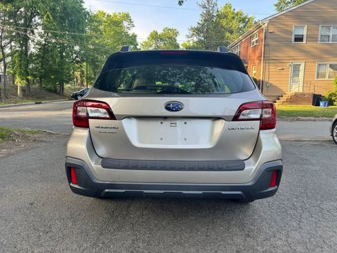 Used 2019 Subaru Outback 2.5i AWD/4WD image 5