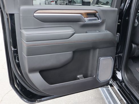 Used 2024 Chevrolet Silverado 3500 High Country w/ Technology Package image 35