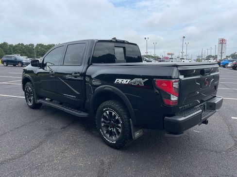 Used 2023 Nissan Titan PRO-4X w/ Pro-4x Convenience Package AWD/4WD image 14
