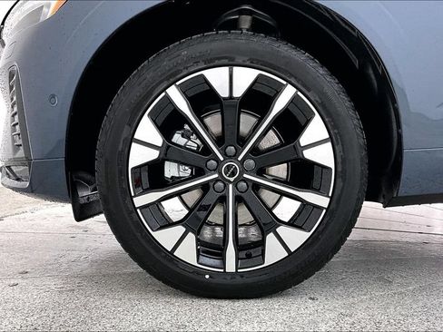 New 2026 Volvo XC60 B5 Plus w/ Protection Package Premier AWD/4WD image 26