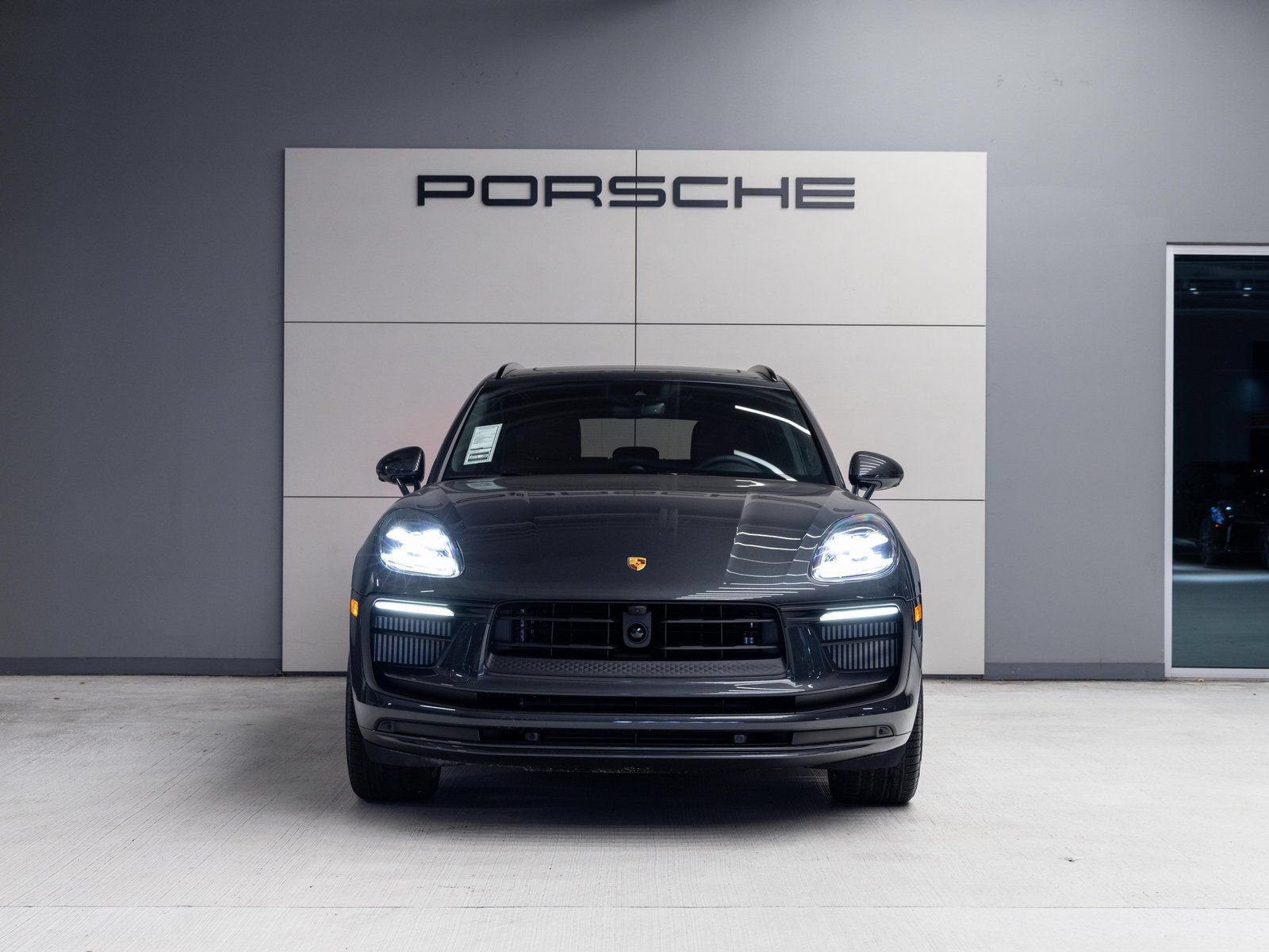 Certified 2026 Porsche Macan S AWD/4WD image 10