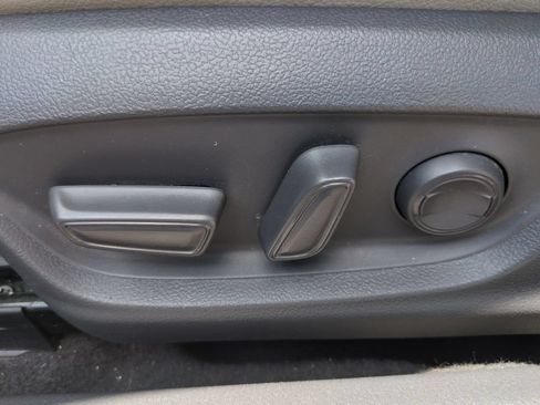 Used 2021 Toyota Camry XLE FWD image 14