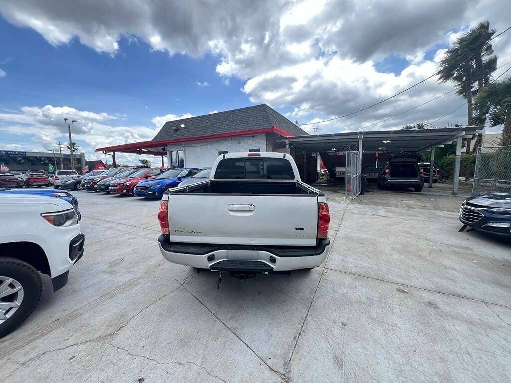 Used 2005 Toyota Tacoma PreRunner RWD image 4