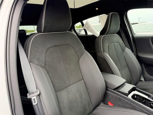 Certified 2023 Volvo C40 P8 Recharge Ultimate AWD/4WD image 18