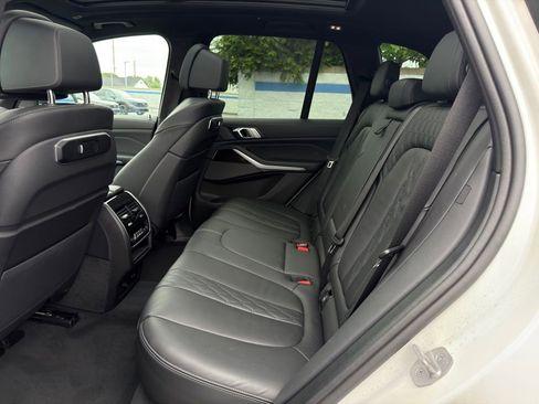 Used 2025 BMW X5 xDrive50e AWD/4WD image 19