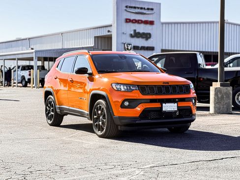 New 2026 Jeep Compass Latitude w/ Sun and Sound Group image 3