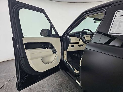 Used 2026 Land Rover Range Rover SE AWD/4WD image 19