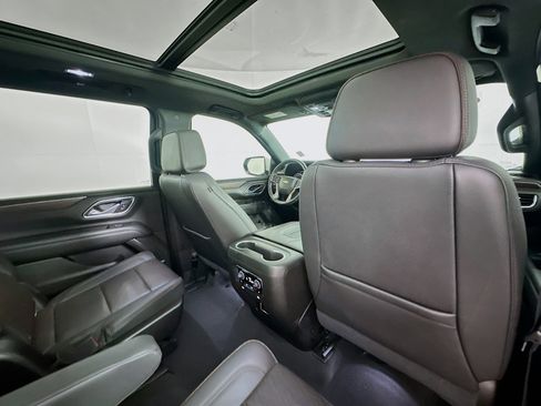Used 2021 Chevrolet Suburban High Country image 32