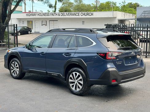 Used 2025 Subaru Outback Premium AWD/4WD image 4
