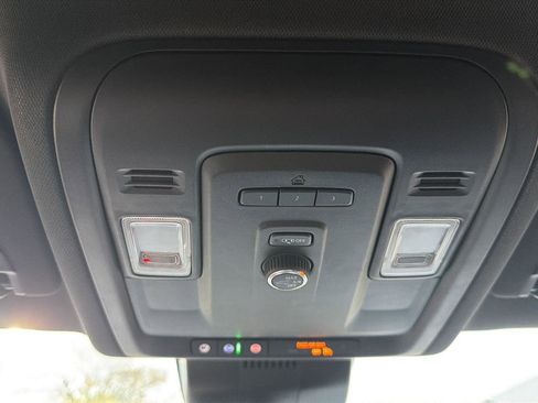 Used 2024 Chevrolet Tahoe LT RWD image 12