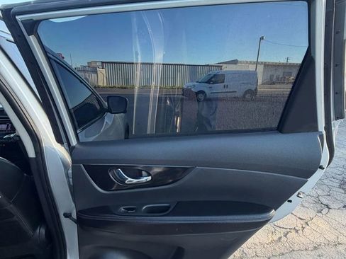 Used 2018 Nissan Rogue SL FWD image 18