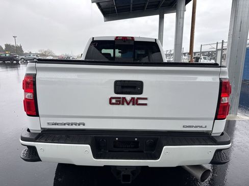 Used 2017 GMC Sierra 2500 Denali w/ Duramax Plus Package image 4