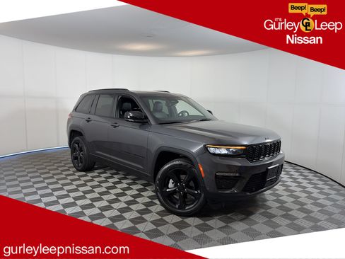 Used 2025 Jeep Grand Cherokee Limited w/ Luxury Tech Group II AWD/4WD image 1