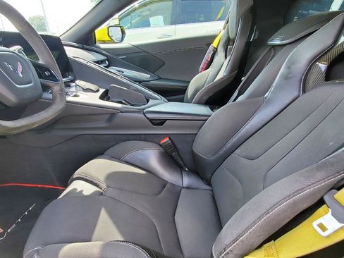 Used 2021 Chevrolet Corvette Stingray Coupe w/ Z51 Performance Package RWD image 4