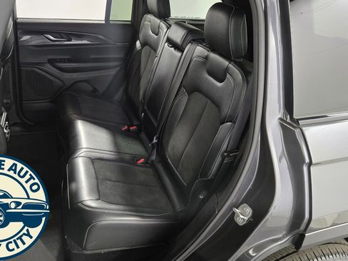 Used 2023 Jeep Grand Cherokee Altitude image 28