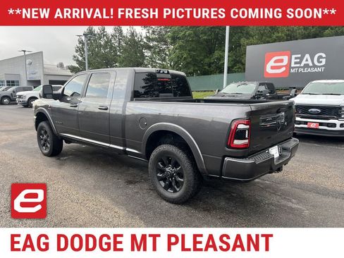 Used 2023 RAM 2500 Limited w/ Night Edition AWD/4WD image 3