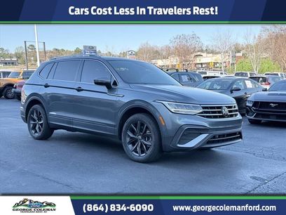 Used 2023 Volkswagen Tiguan SE w/ Panoramic Sunroof Package