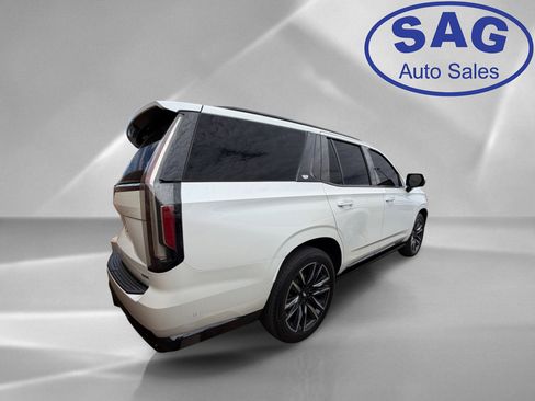 Used 2022 Cadillac Escalade Sport Platinum AWD/4WD image 3