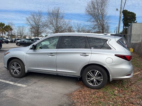 Used 2020 INFINITI QX60 Luxe w/ Essential Package image 12