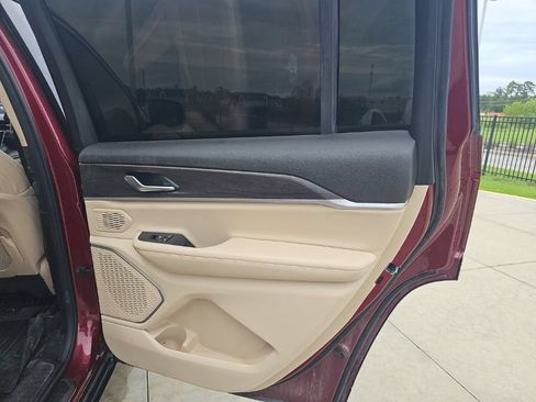 Used 2021 Jeep Grand Cherokee L Limited RWD image 18