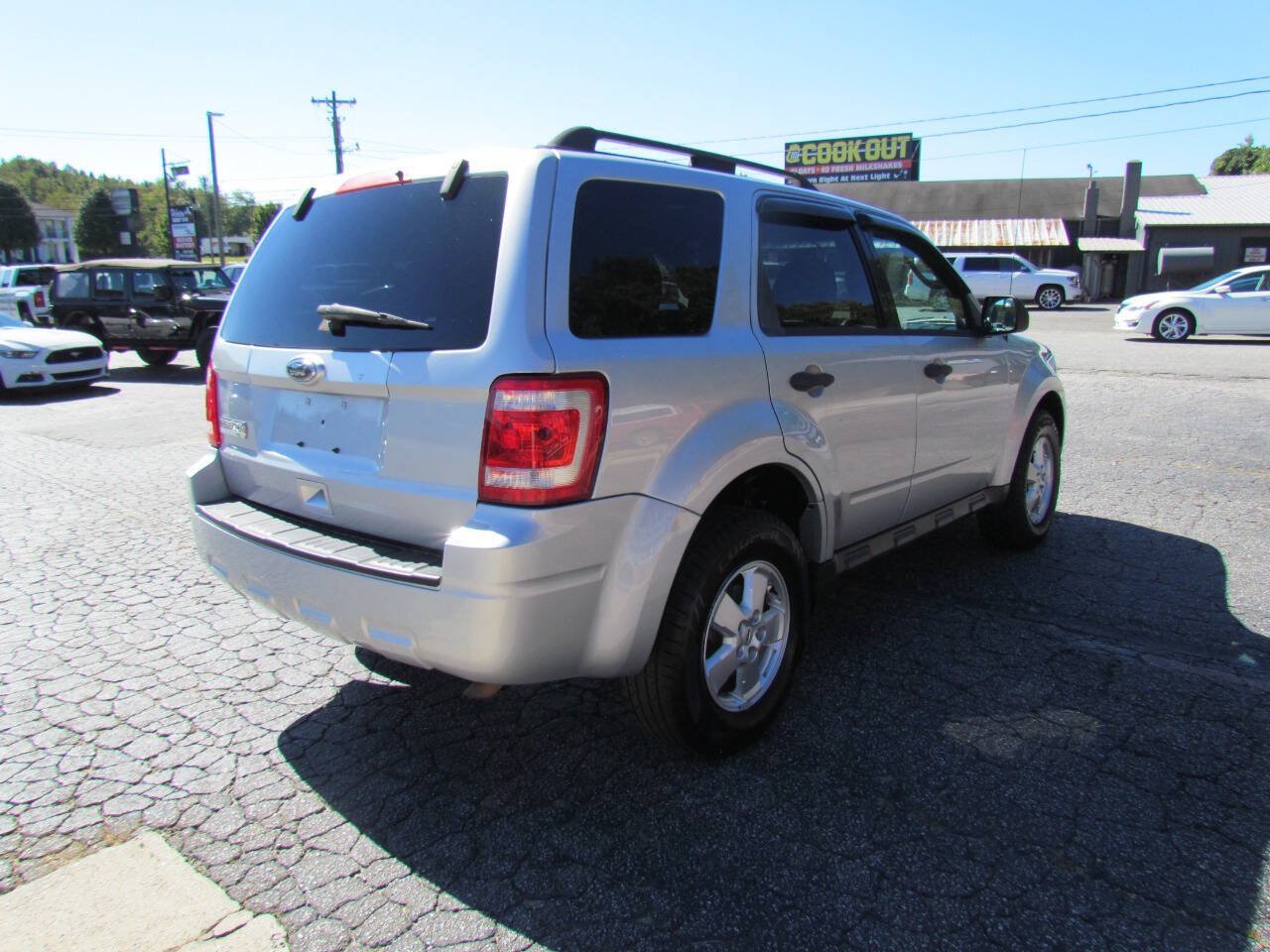 Used 2010 Ford Escape XLT FWD image 5