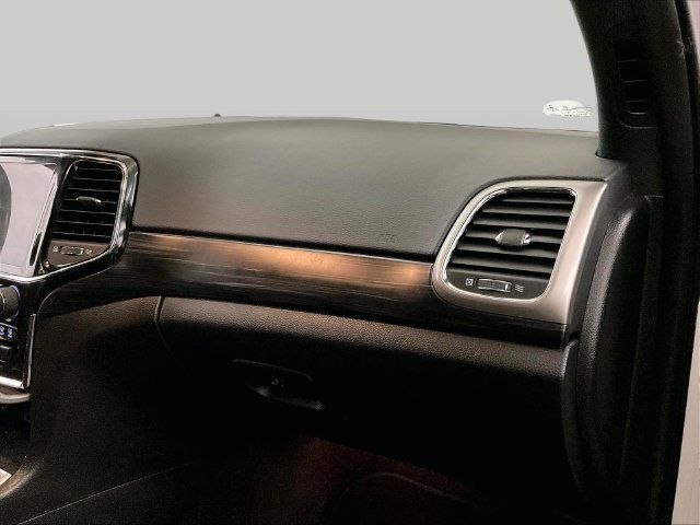 Used 2022 Jeep Grand Cherokee Laredo X AWD/4WD image 15