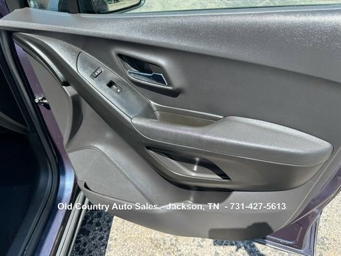 Used 2019 Chevrolet Trax LS image 13
