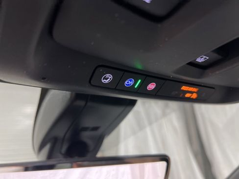 Used 2021 GMC Yukon Denali w/ Denali Premium Package image 33