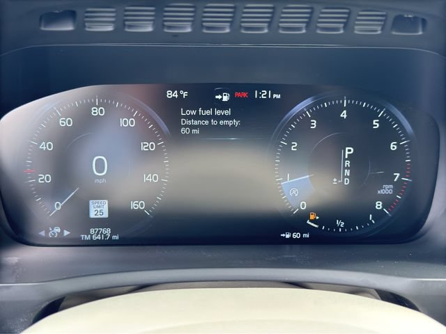 Used 2021 Volvo XC90 T5 Momentum w/ Protection Package AWD/4WD image 17