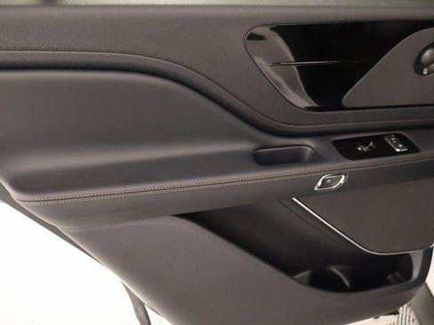 New 2025 Lincoln Aviator Reserve w/ Jet Appearance Package image 18