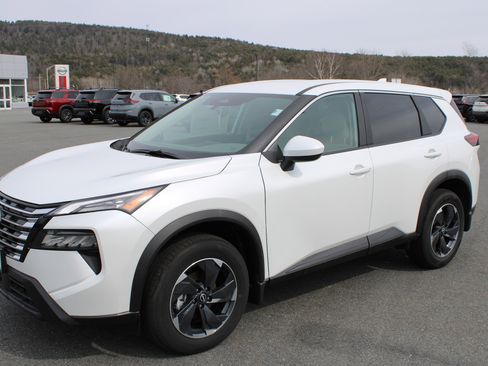 New 2025 Nissan Rogue SV AWD/4WD image 2