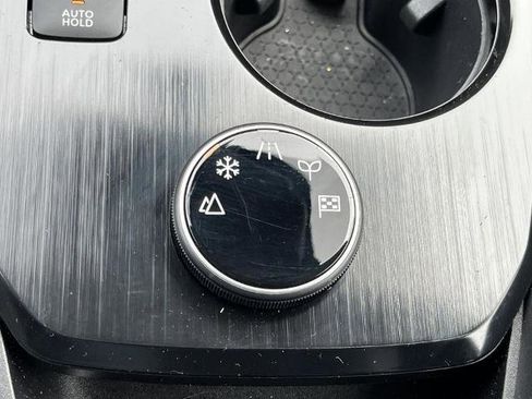 Certified 2022 Nissan Rogue SV image 8