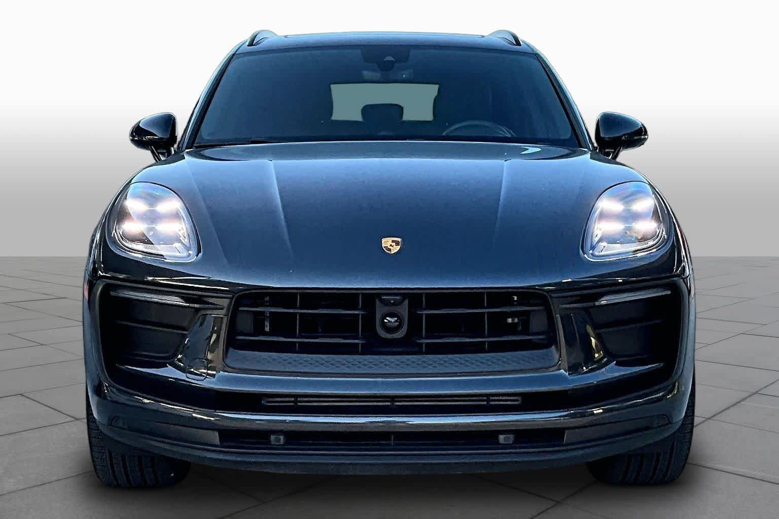 Used 2026 Porsche Macan AWD/4WD image 4